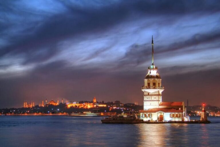 Istanbul: A short trip along the Bosphorus in the evening - The Itinerary and Its Highlights
