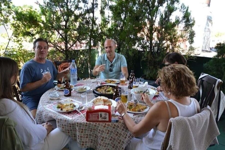 Istanbul : Best Street Food Tour With A Local Guide - What You’ll Taste and Experience