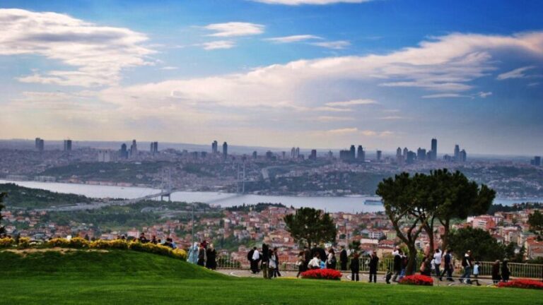 Istanbul: Bosphorus Boat Tour and Two Continents with Lunch - The Cultural and Historic Highlights