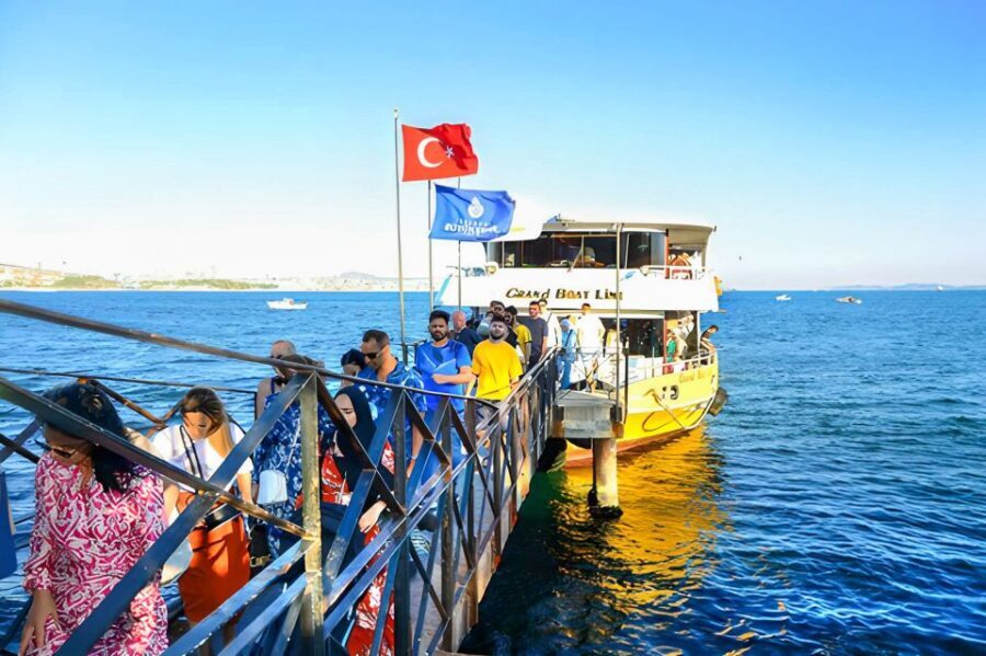 Istanbul: Bosphorus Cruise w/Audio Guide and Sunset Option - Authentic Experiences and Traveler Insights