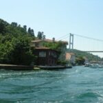 Istanbul: Bosphorus Sightseeing Boat Tour with Guide - Why You Should Consider This Tour