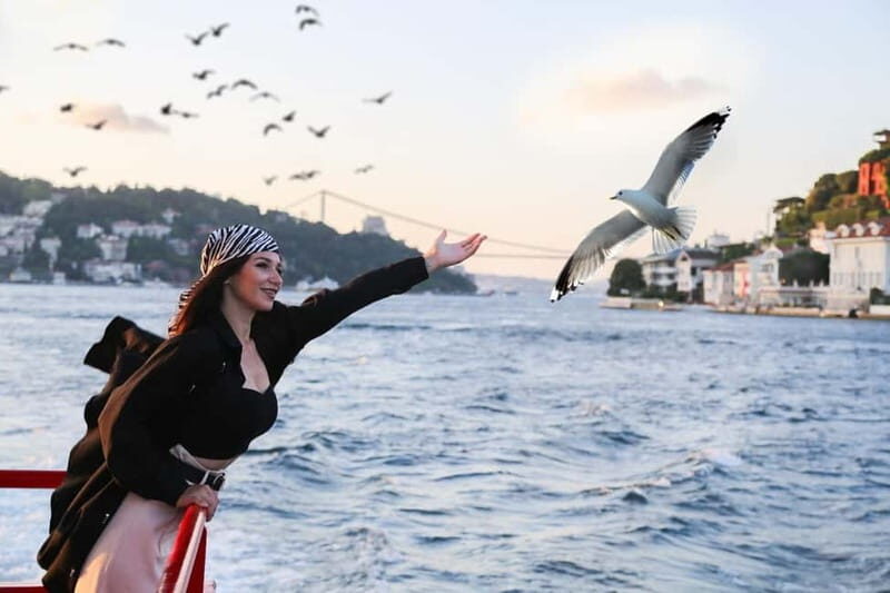 Istanbul: Bosphorus Sightseeing Cruise Tour with Audio Guide - The Experience from a Traveler’s Perspective