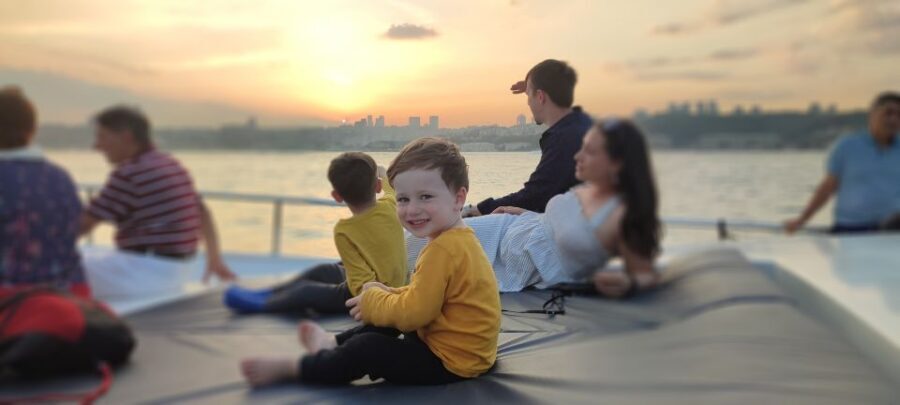 Istanbul: Bosphorus Sunset Cruise on Yacht with Live Guide - The Itinerary and Sightseeing Highlights