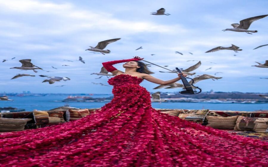 Istanbul Flying Dress Rooftop Photo Shoot - In-Depth Review of the Istanbul Flying Dress Rooftop Photo Shoot