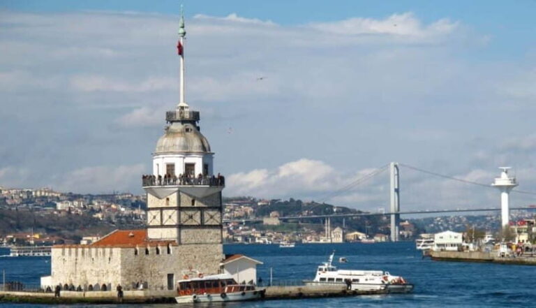 Istanbul: Guided Bosphorus Cruise & Golden Horn Bus Tour - Why This Tour Works Well