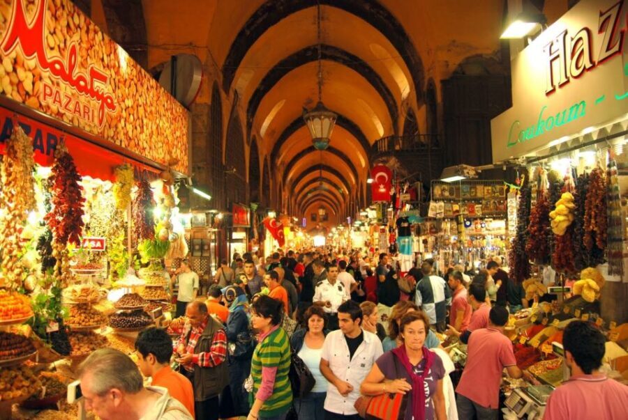 Istanbul: Morning Bosphorus Boat Tour with Spice Bazaar - Analyzing the Value