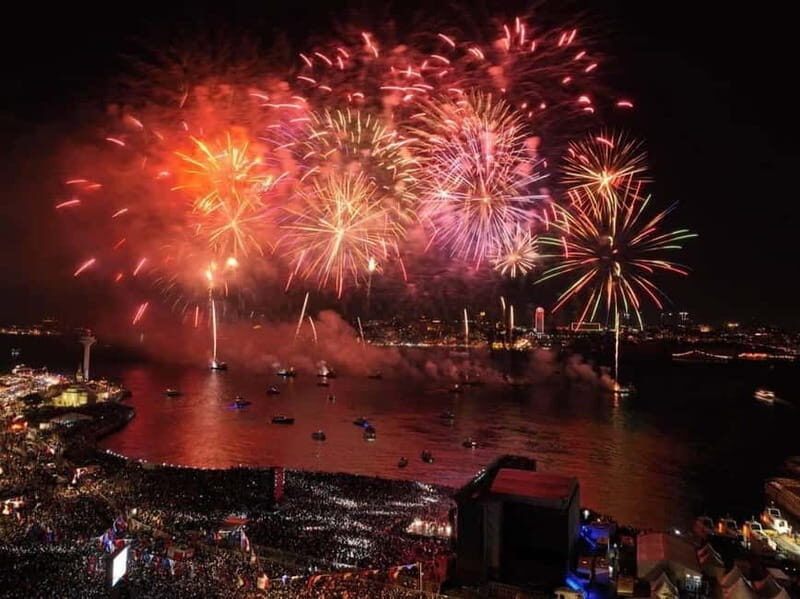Istanbul: New Year's Eve Bosphorus Dinner Cruise Party 2026 - The Experience: An In-Depth Look at the Bosphorus NYE Cruise