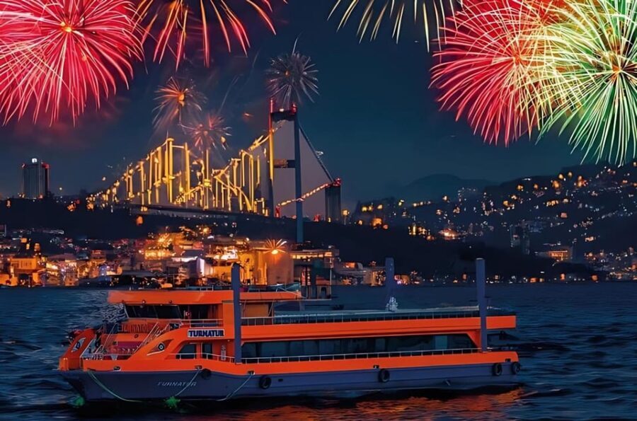 Istanbul: New Year's Eve Dinner Cruise / DJ & Drinks 2026 - A Practical Look at the Experience
