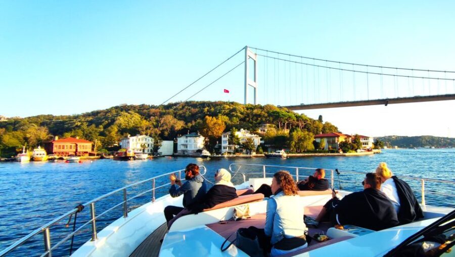 Istanbul: Old City Tour and Luxury Sunset Bosphorus Cruise - Practical Details & Tips