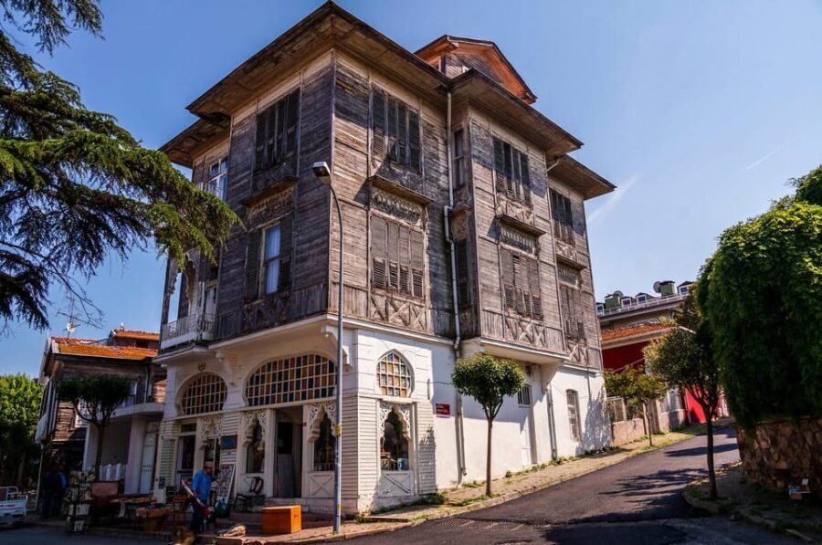 Istanbul Princes island Tour visiting 2 island - Exploring the Princes Islands: what to expect