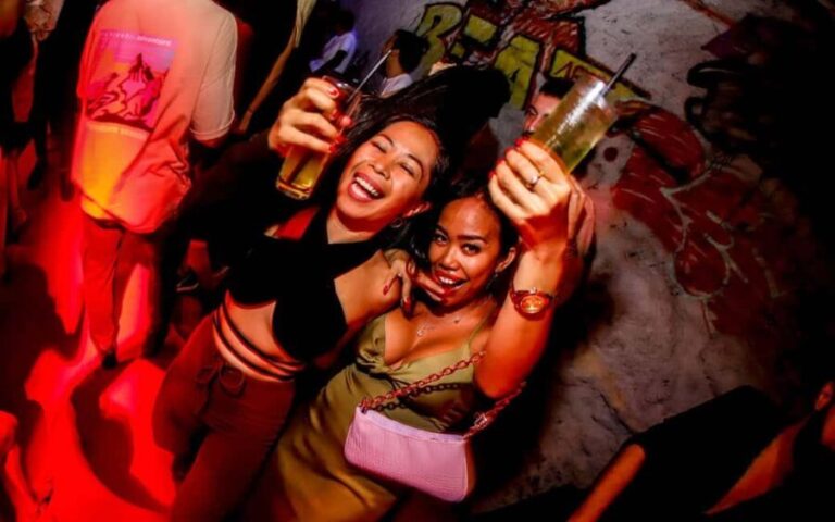 Istanbul: Rooftop Clubs Crawl with Shots, Games & Party Bus - Why This Tour Works