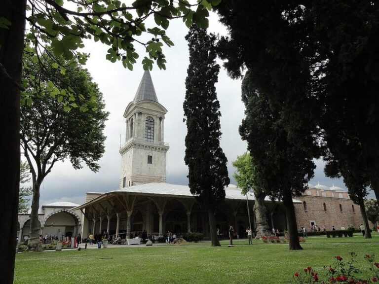 Istanbul: Topkapi Palace and Harem Ticket with Audio Guide - What the Reviews Tell Us