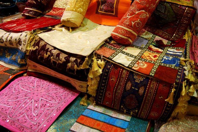 Istanbul Turkish Shopping Experience - Authenticity and the Guide Experience