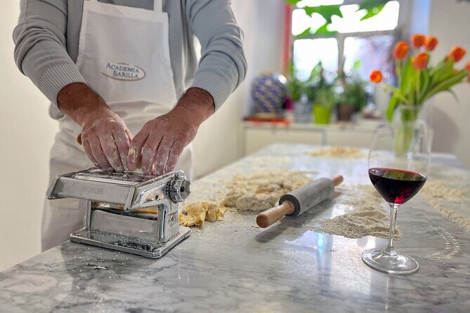 Italian Cooking Class in Rome near Vatican City with Ale & Larry - Key Points
