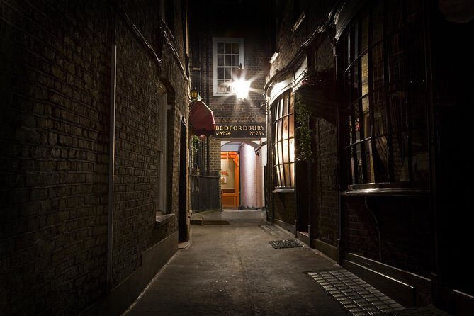Jack the Ripper Tour with 'Ripper-Vision' in London- Afternoon - Who This Tour Is Best For