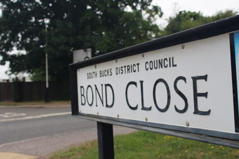 James Bond Classic Tour from London - What’s Included and What to Expect