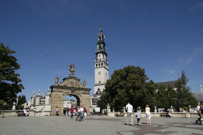 Jasna Gora & Black Madonna Private Tour from Lodz with Lunch - A Closer Look at the Experience