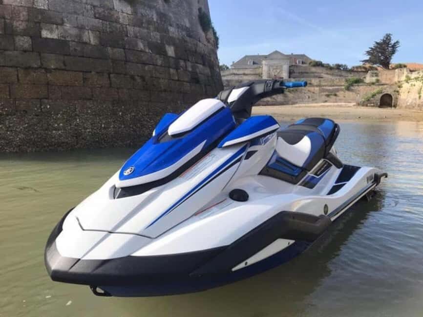 Jet-ski Tour 1 hour île de Ré - An In-Depth Look at the Jet-Ski Tour Experience