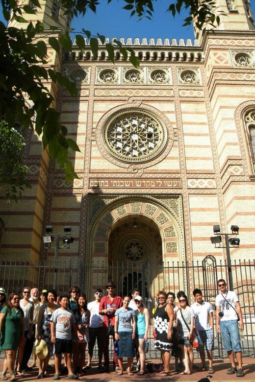 Jewish Quarter of Budapest Walking Tour - The Tour Experience in Detail: What You Can Expect
