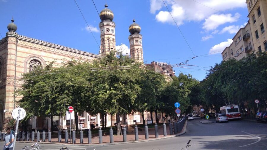 Jewish Quarter & Synagogues with personal stories - Who Will Love This Tour?