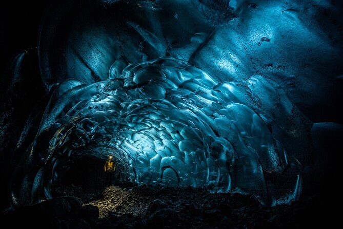 Jökulsárlón: Remote Glacier Hike and a Natural Ice Cave - The Practicalities: Gear, Timing, and Group Size