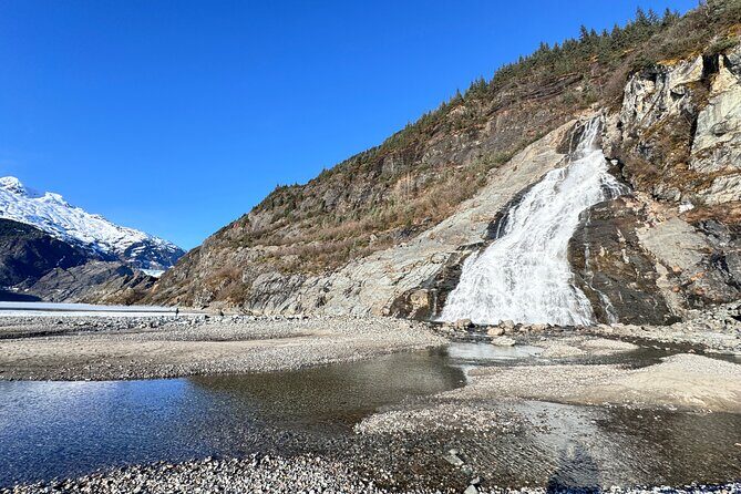 Juneau Top Sight Seeing Group Tour - A Deep Dive into the Juneau Small Group Tour
