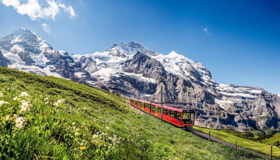 Jungfraujoch: Roundtrip to the Top of Europe by Train - The Eiger Express Gondola: A Luxurious Lift
