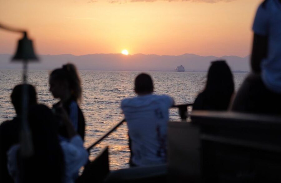 Kalamata: 2-hour Sunset cruise with local wine& fruit salads - FAQ