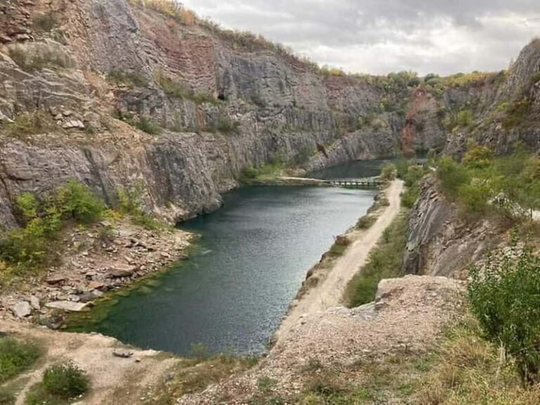 Karltejn and Big America quarry horse carriage tour - Who Is This Tour Perfect For?