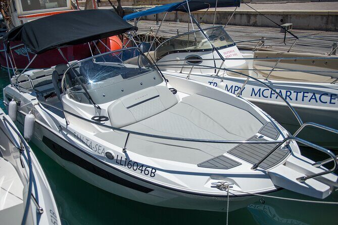 Karnic SL702-Self Drive boat with WC,Cabin, BT music and shower - What to Expect During Your Time on the Water