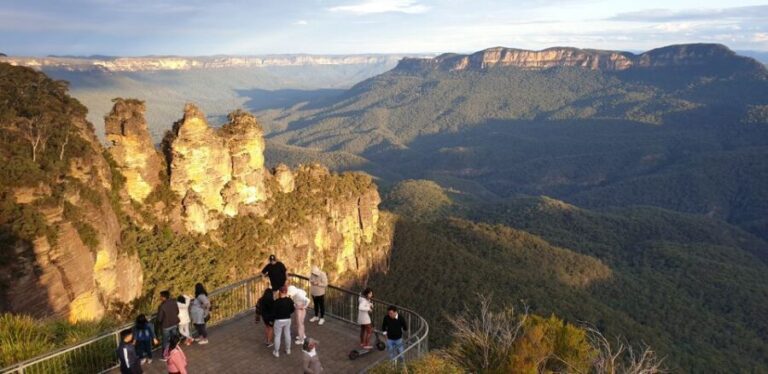 Katoomba: Lyrebird Hop-On Hop-Off and Scenic World Pass - A Deep Dive into the Experience