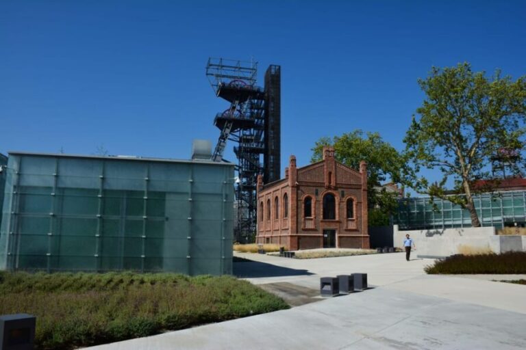 Katowice and Nikiszowiec: bicycle tour with guide - Practical Details and Tips