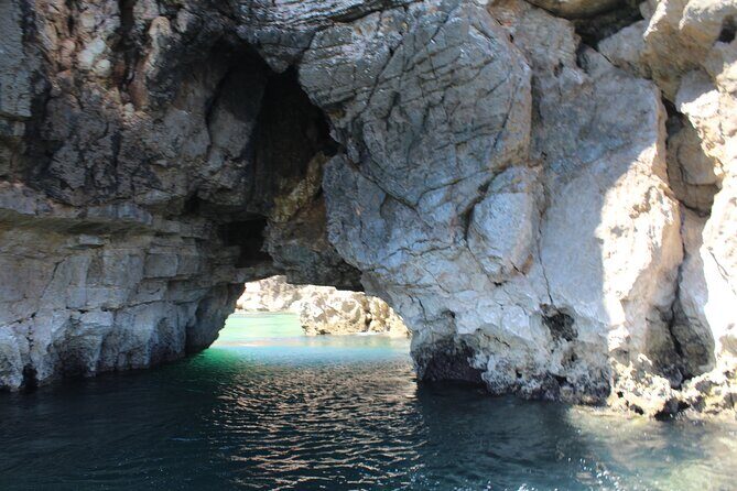 Kayaking along the Algarve Coast - Who Would Love This Tour?