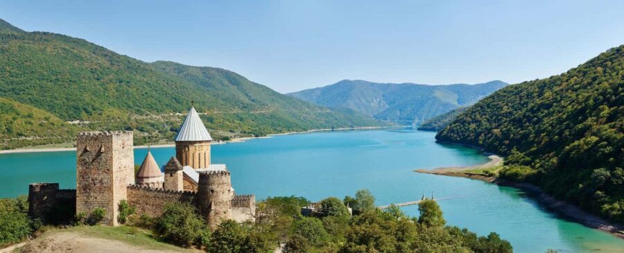 Kazbegi and Gudauri Mountain Area Private Tour From Tbilisi - Ananuri Fortress: A Glimpse into Georgia’s Past