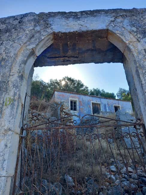 Kefalonia: Old Farsa Village Sunset Walking Tour - Practical Details and What to Expect
