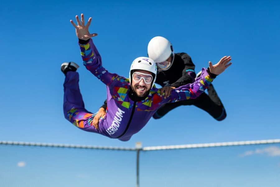 Kent: Outdoor Aeroduim Skydiving Experience - An Honest Look at the Outdoor Skydiving Experience in Kent