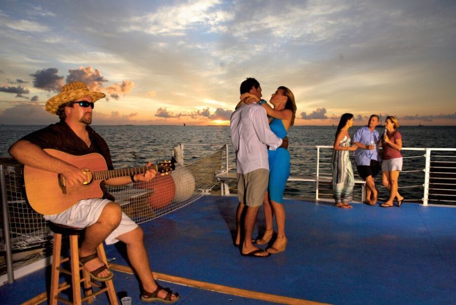 Key West: Sunset Sail with Live Band, Drinks, and Appetizers - What the Reviews Say