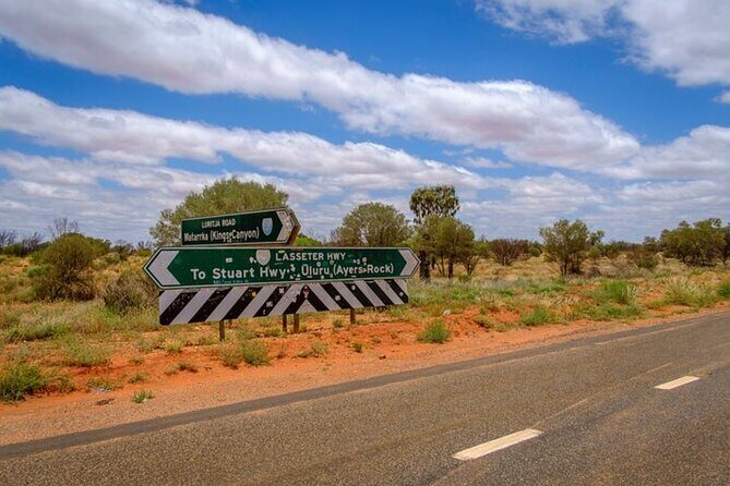 Kings Canyon to Alice Springs Transfer - The Vehicle and Driver