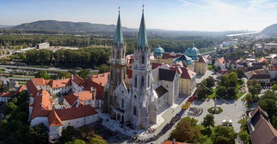 Klosterneuburg: Ticket to Klosterneuburg Abbey - Who Will Enjoy This Tour?