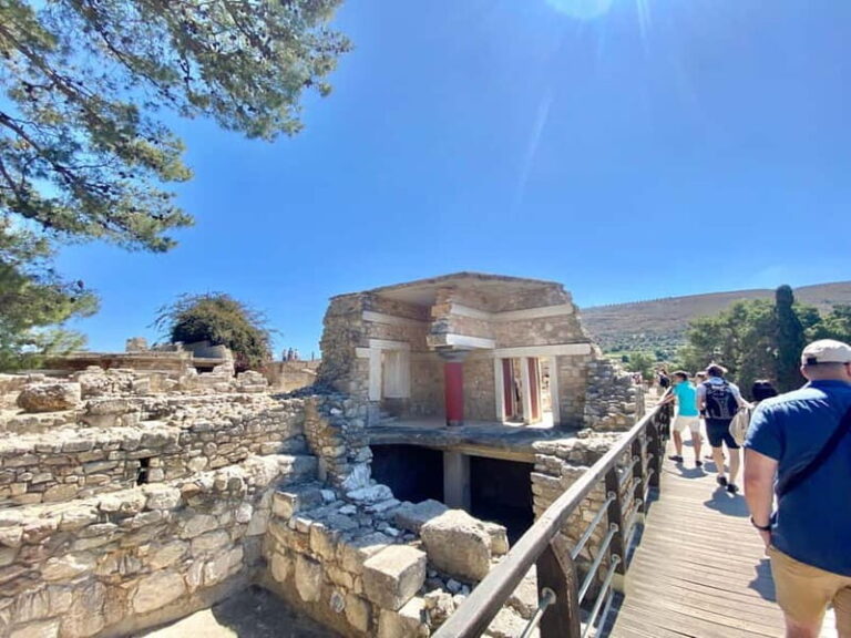 Knossos: Private Tour with a Licensed Guide & Entry Ticket - What to Expect from the Tour