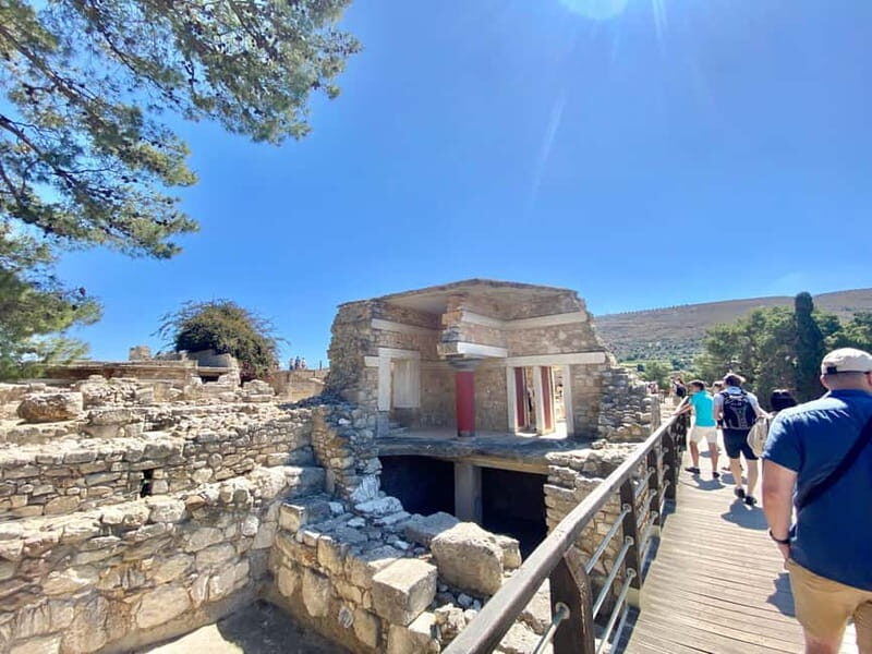 Knossos: Private Tour with a Licensed Guide & Entry Ticket - What to Expect from the Tour
