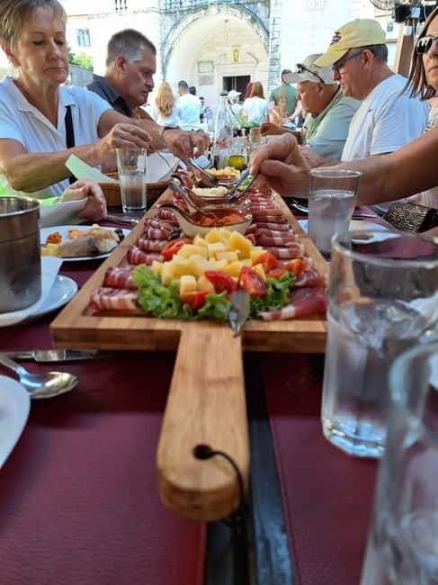 Kotor: Private Walking Tour with Wine and Food Tasting