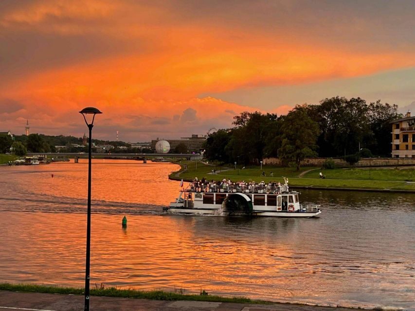 Krakow: 1-Hour Evening Vistula River Cruise - A Closer Look at the Experience