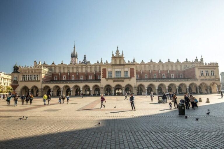 Krakow: City Highlights Sightseeing Private Car Tour - Who Will Love This Tour?
