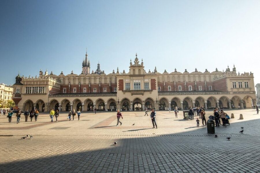Krakow: City Highlights Sightseeing Private Car Tour - Who Will Love This Tour?