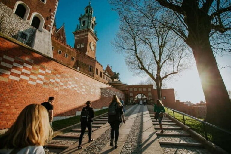 Krakow highlights: Old Town and Wawel Castle Walking Tour - FAQ
