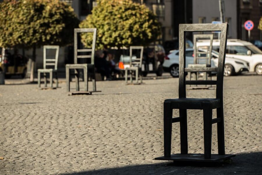 Krakow: Jewish Ghetto Walking Tour - A Closer Look at the Krakow Jewish Ghetto Walking Tour