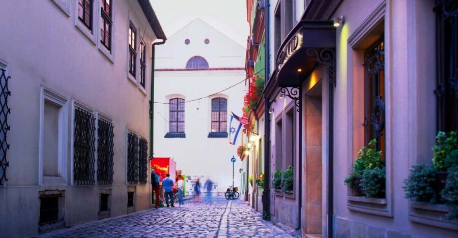 Krakow: Jewish Quarter and Former Ghetto Tour by Golf Cart - Why This Tour Offers Good Value