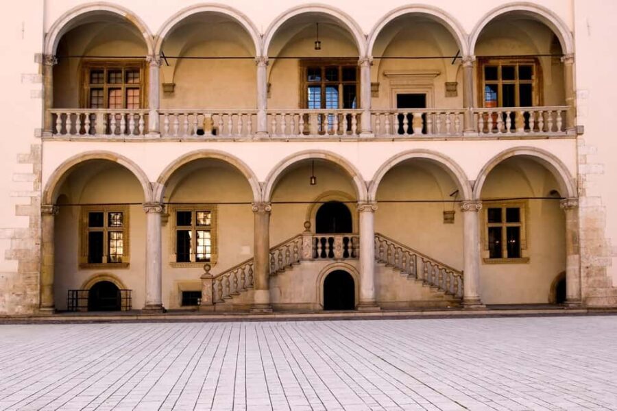 Krakow Old Town and National Museum Private Guided Tour - A Deep Dive into the Krakow Old Town & Wawel Hill Tour