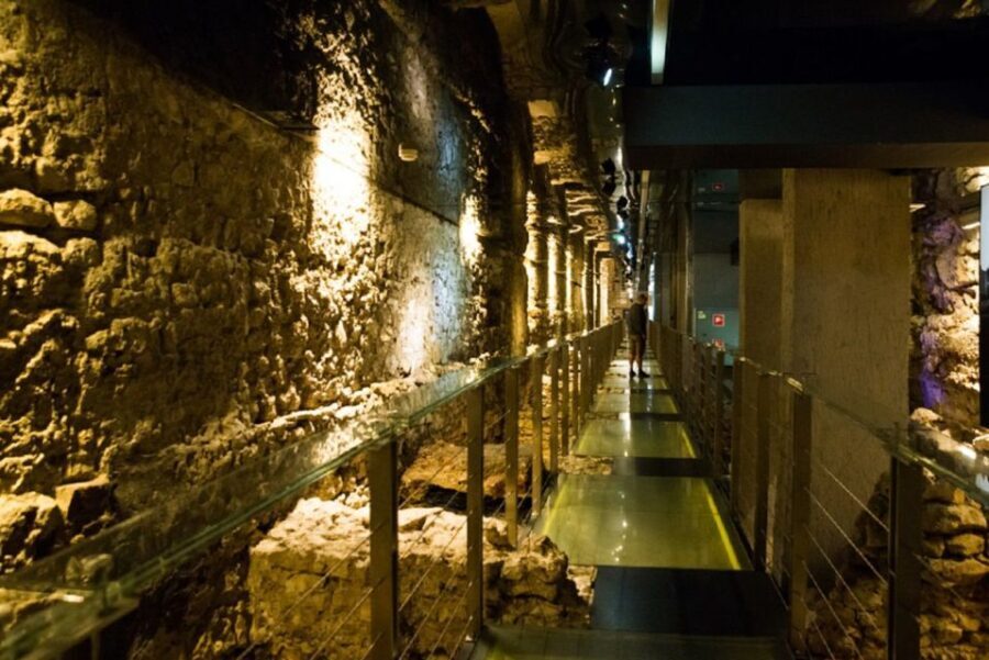 Krakow: Old Town by Golf Cart, Wawel, and Underground Museum - Why We Think This Tour Offers Good Value